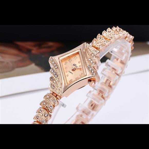LsvtrUS Lady Women Quartz Rhinestone Crystal Wrist Watch Rhombus Gold Surface main image 4